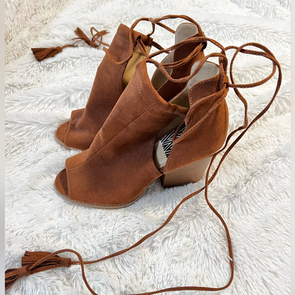Boho lace up booties size 8